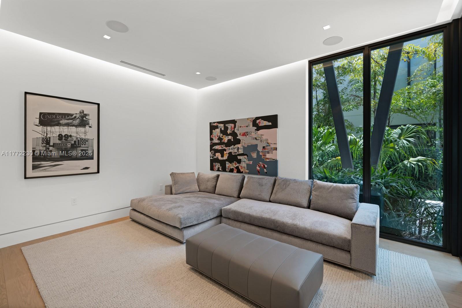 5515 Pine Tree Dr, Miami Beach, Florida image 23