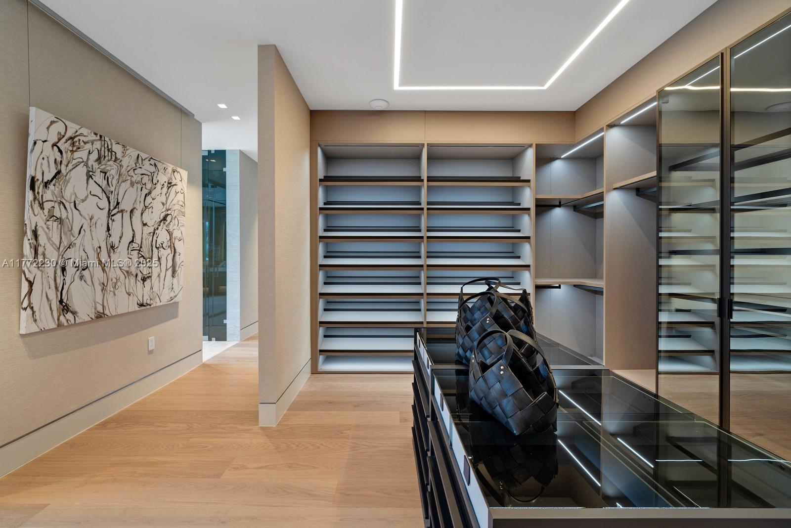 5515 Pine Tree Dr, Miami Beach, Florida image 33