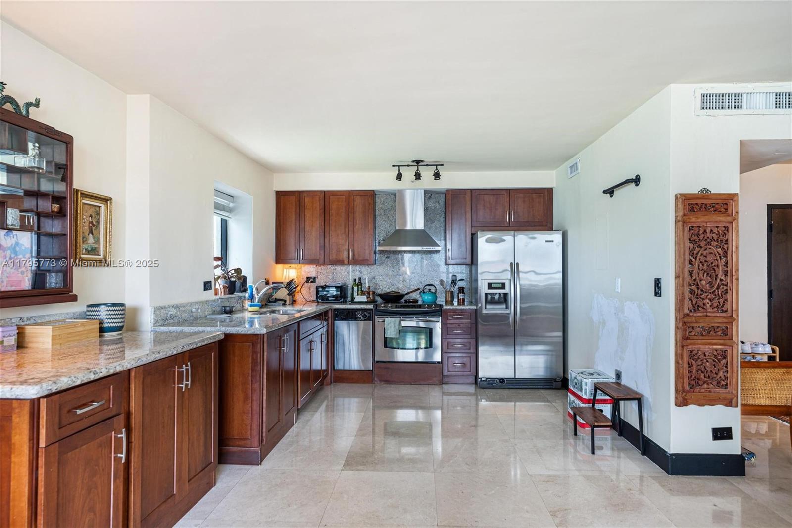 Property photo # 3
