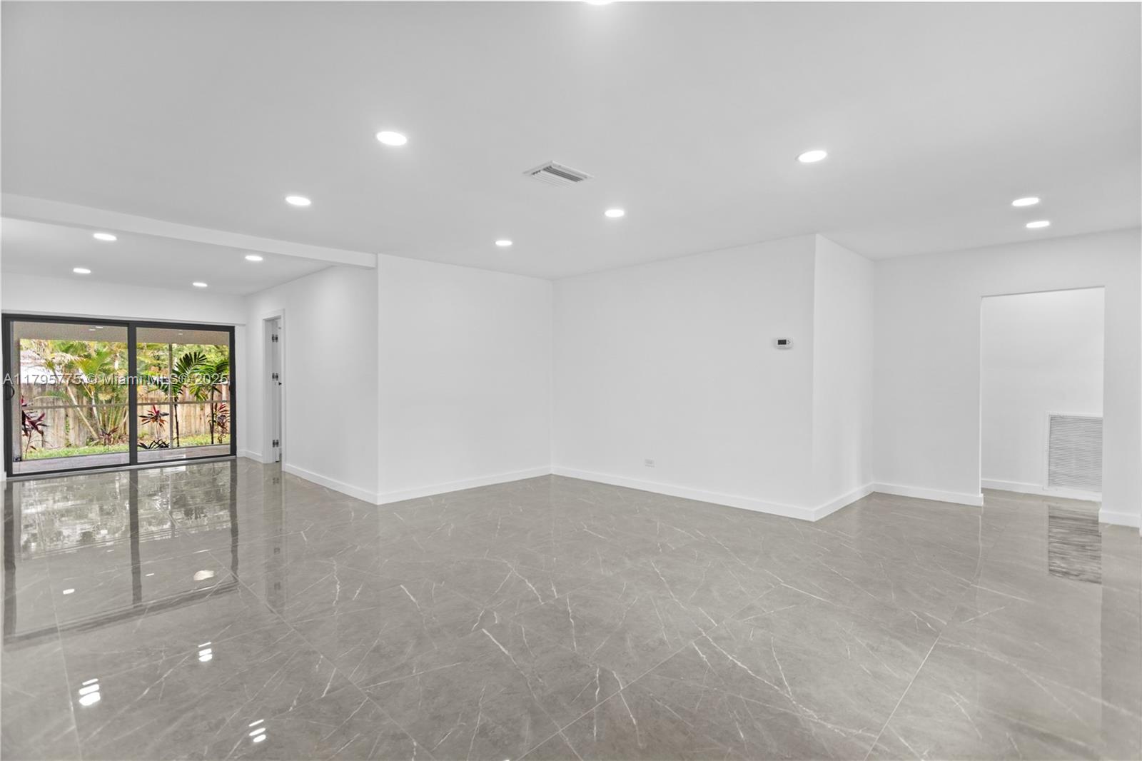 5461 SW 1st St, Plantation, Florida image 11