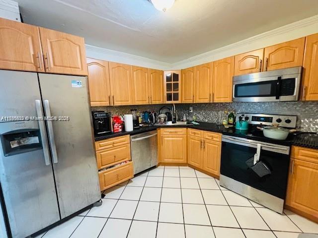 2780 NE 183rd St #810, Aventura, Florida image 3