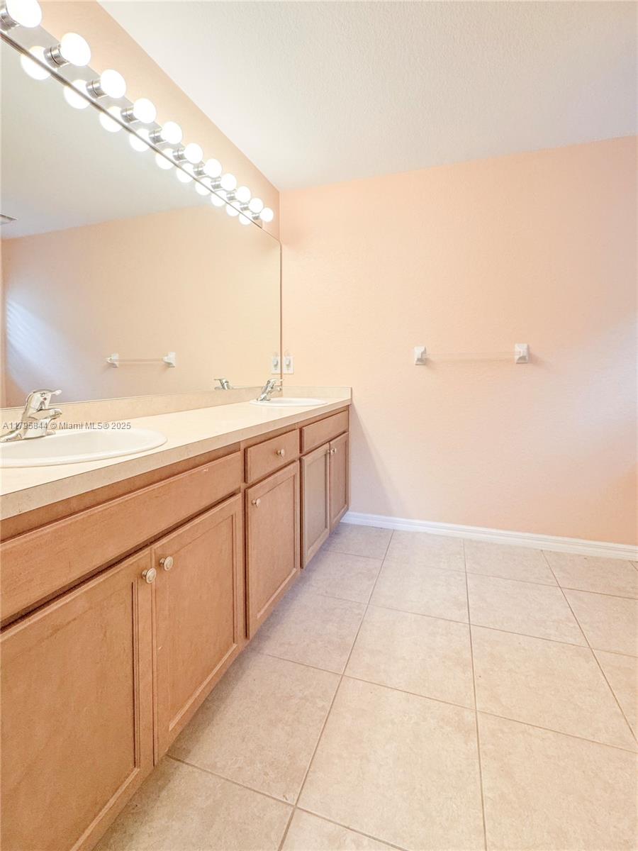 2857 Brewster  St, North Port, Florida image 13