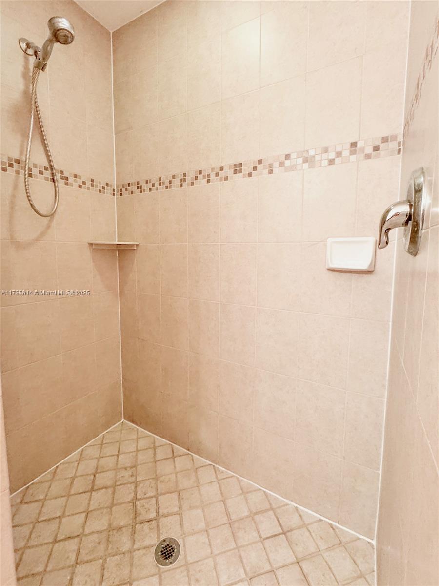 2857 Brewster  St, North Port, Florida image 14