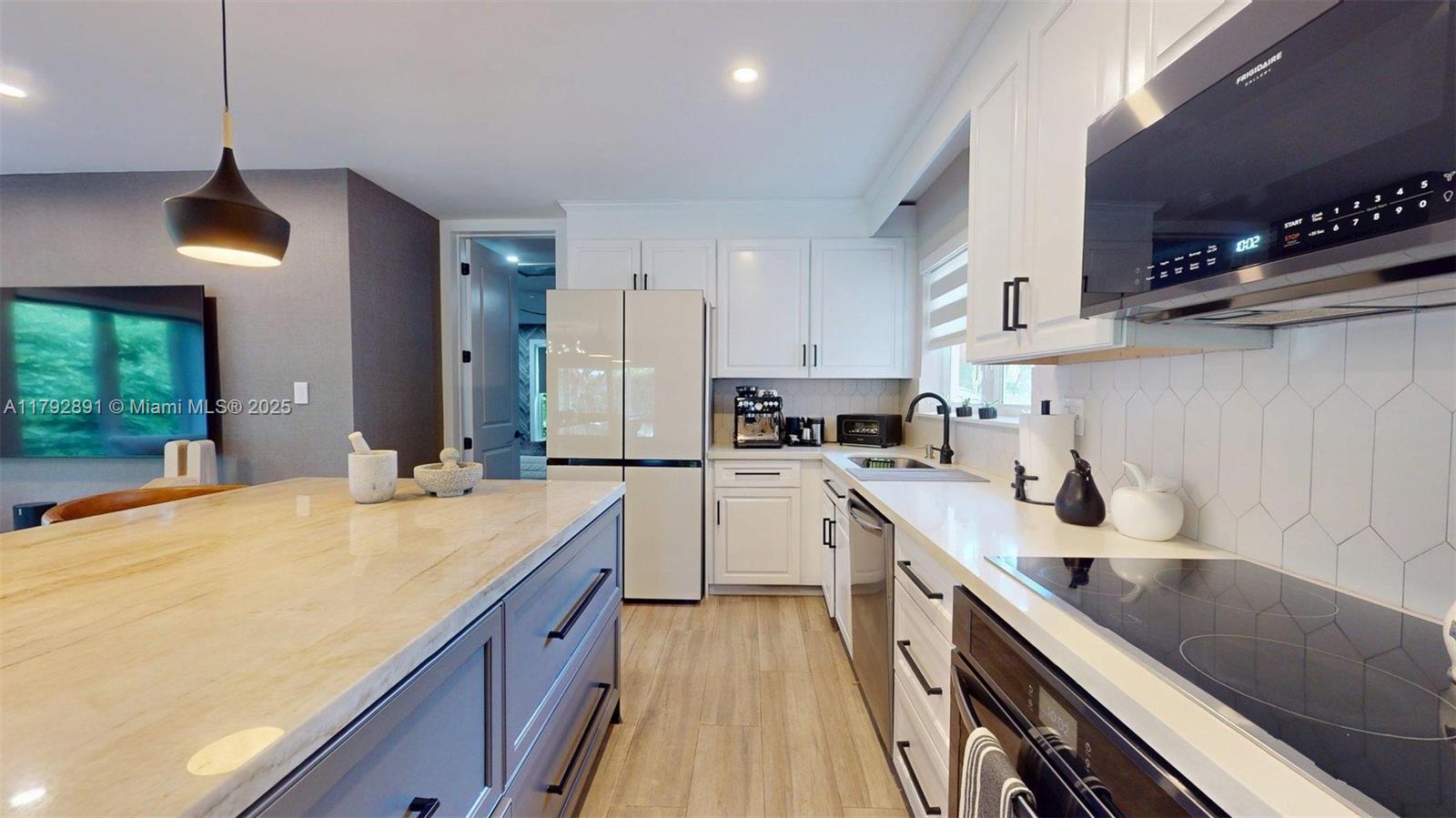 Listing Photo 18