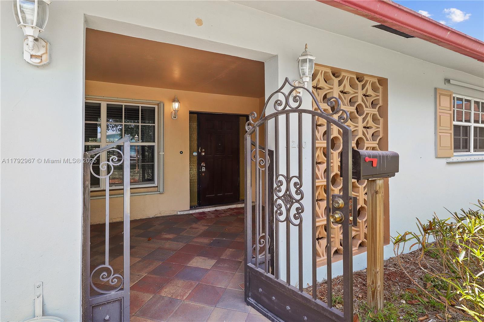5200 SW 3rd St, Plantation, Florida image 39