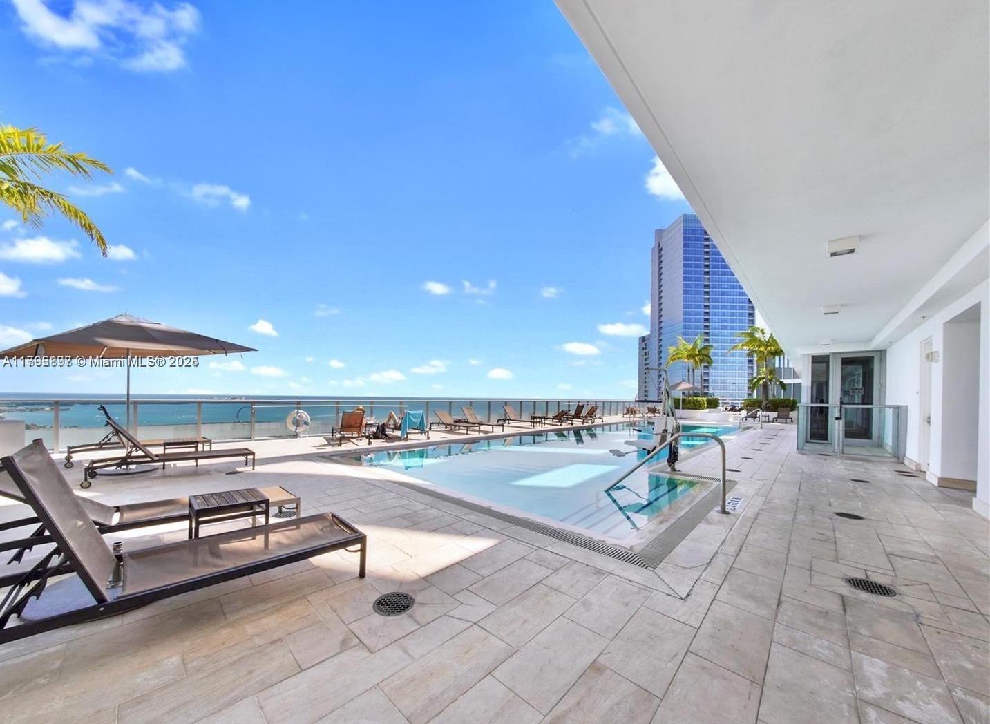 Apartamento à Venda em Miami, FL