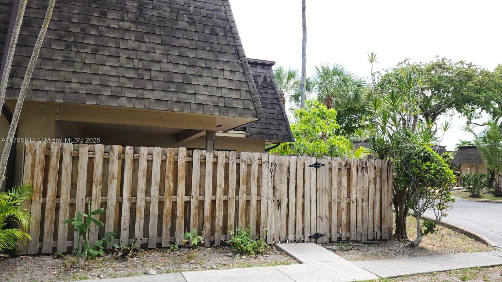 Property photo # 0
