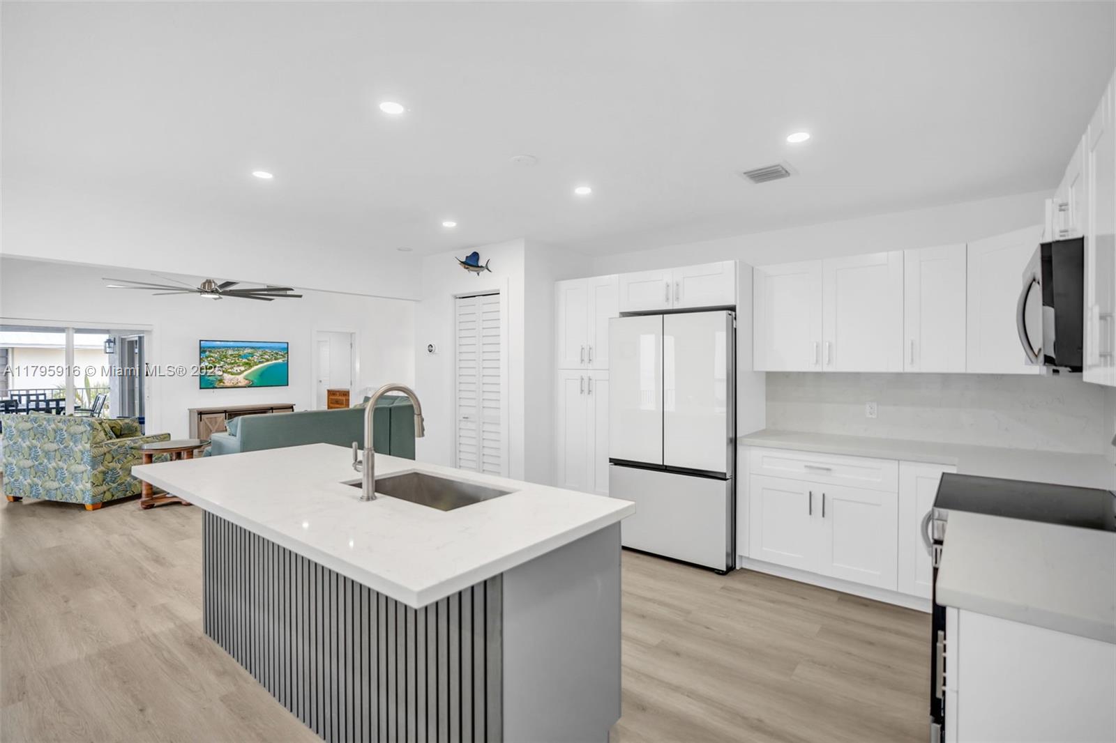 Residential, Marathon, Florida image 7
