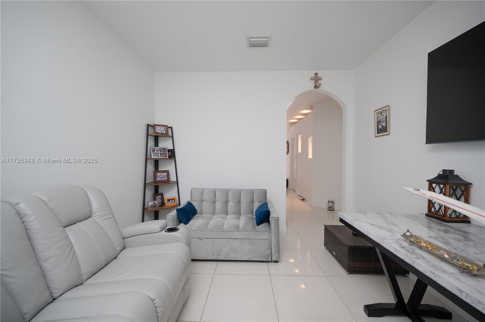 8877 NW 103rd Ave, Doral, Florida image 10