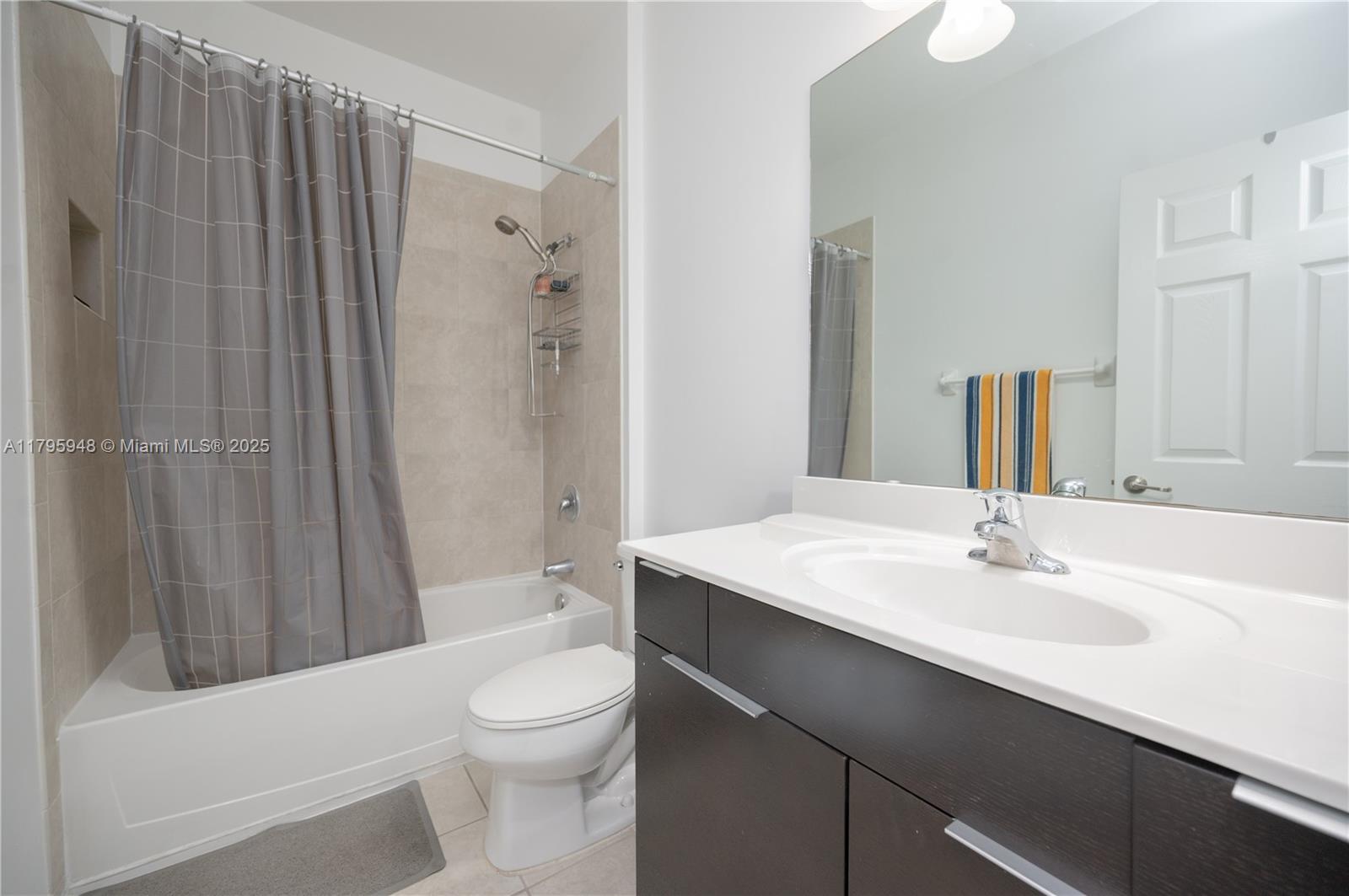 8877 NW 103rd Ave, Doral, Florida image 18
