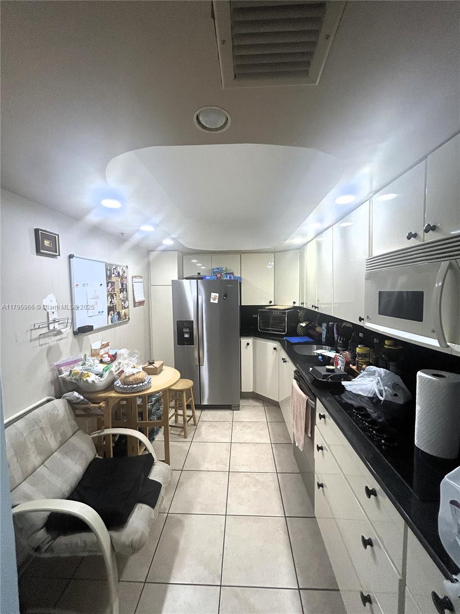 Listing Photo 9