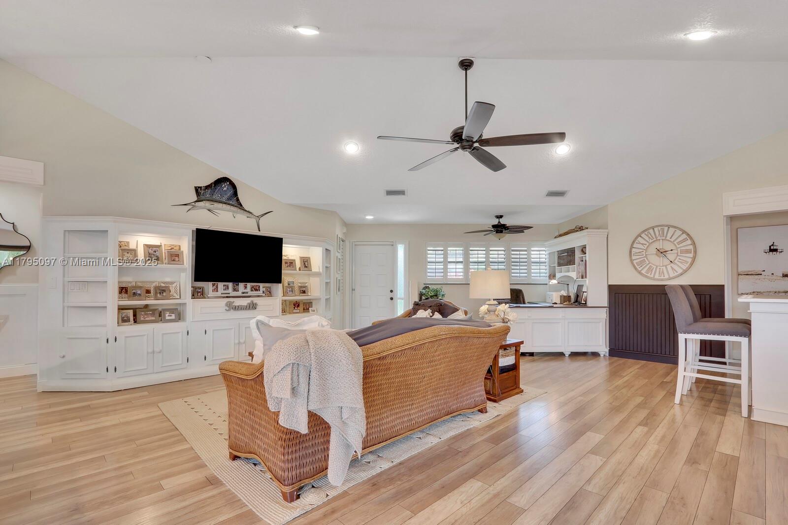 1127 E Seminole Ave #25D, Jupiter, Florida image 12