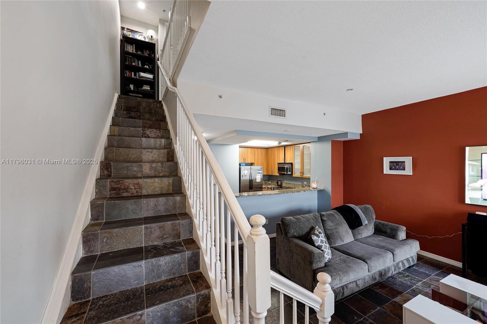 2633 NE 14th Ave #110, Wilton Manors, Florida image 14