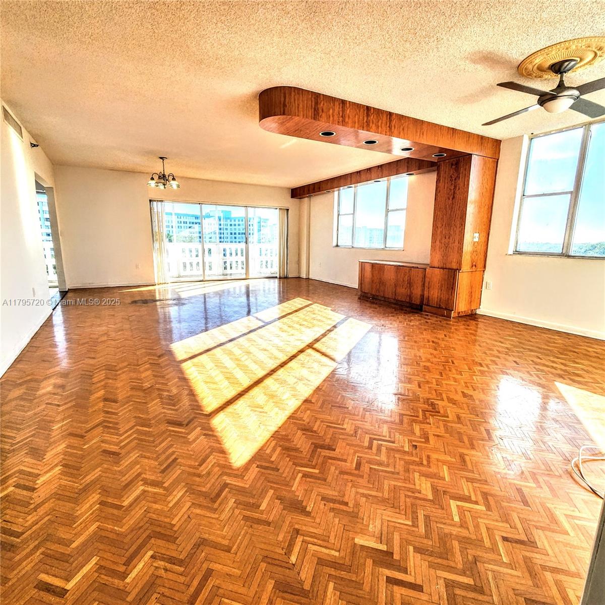 4001 Hillcrest Dr #602-4, Hollywood, Florida image 4