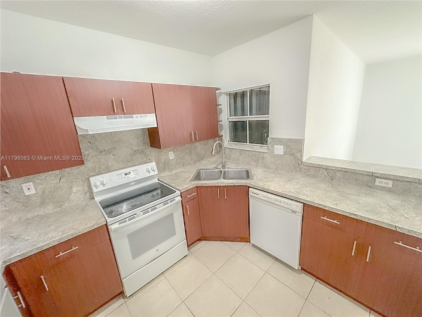 981 SW 6th Ct, Florida City, Florida image 2
