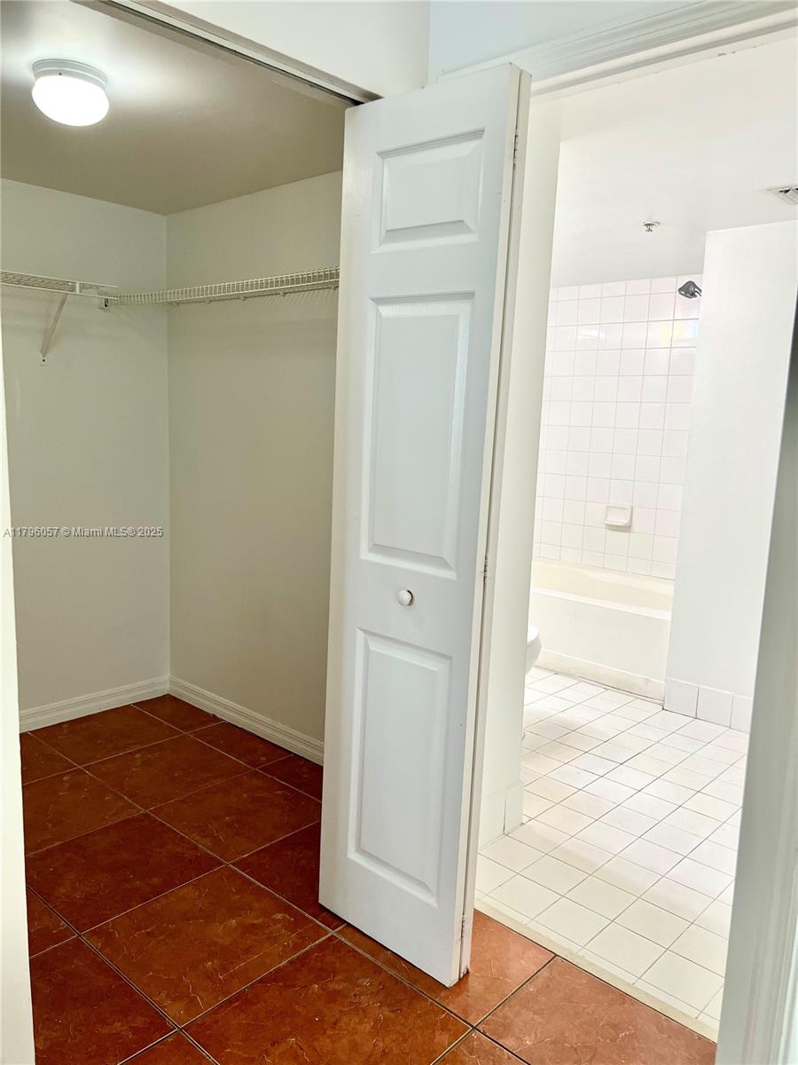 150 NW 96th Ave #9-208, Pembroke Pines, Florida image 11