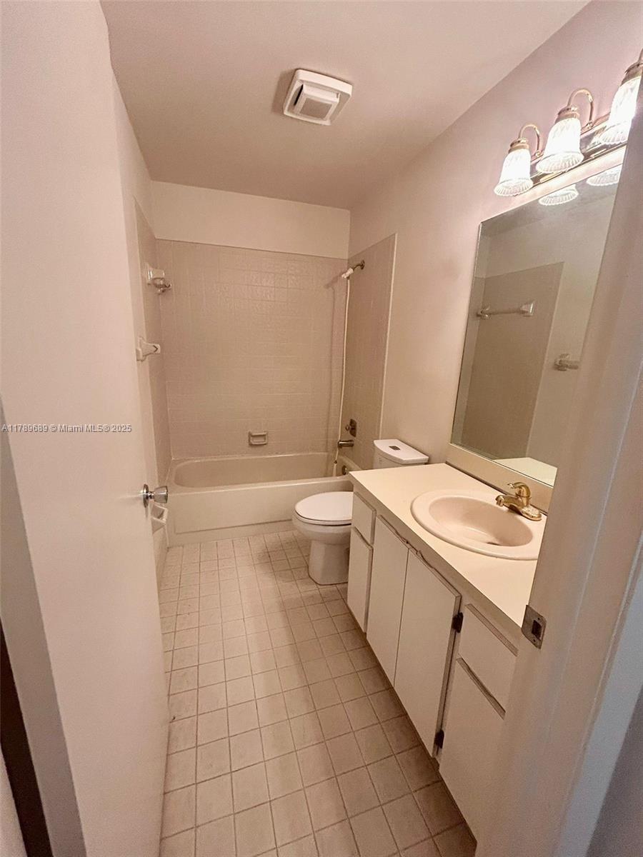 156 W Laurel Dr #1006, Margate, Florida image 9