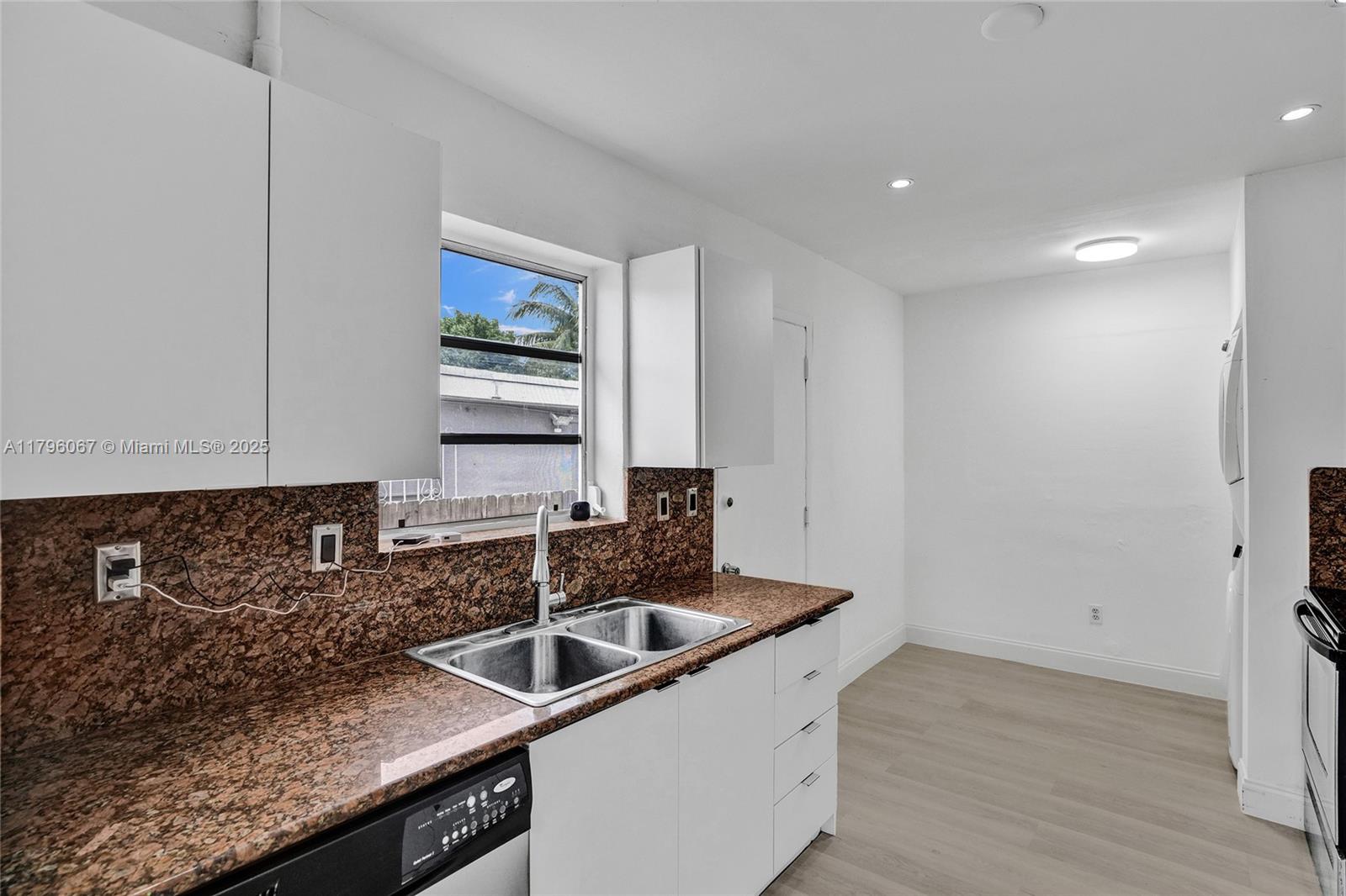 539 E 30th St, Hialeah, Florida image 10