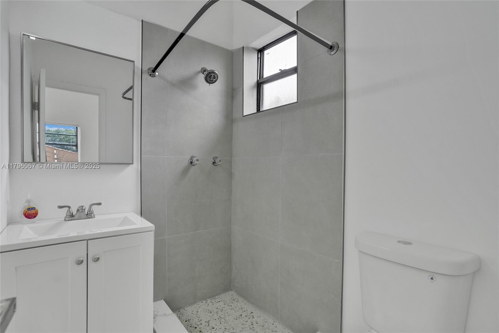 539 E 30th St, Hialeah, Florida image 28