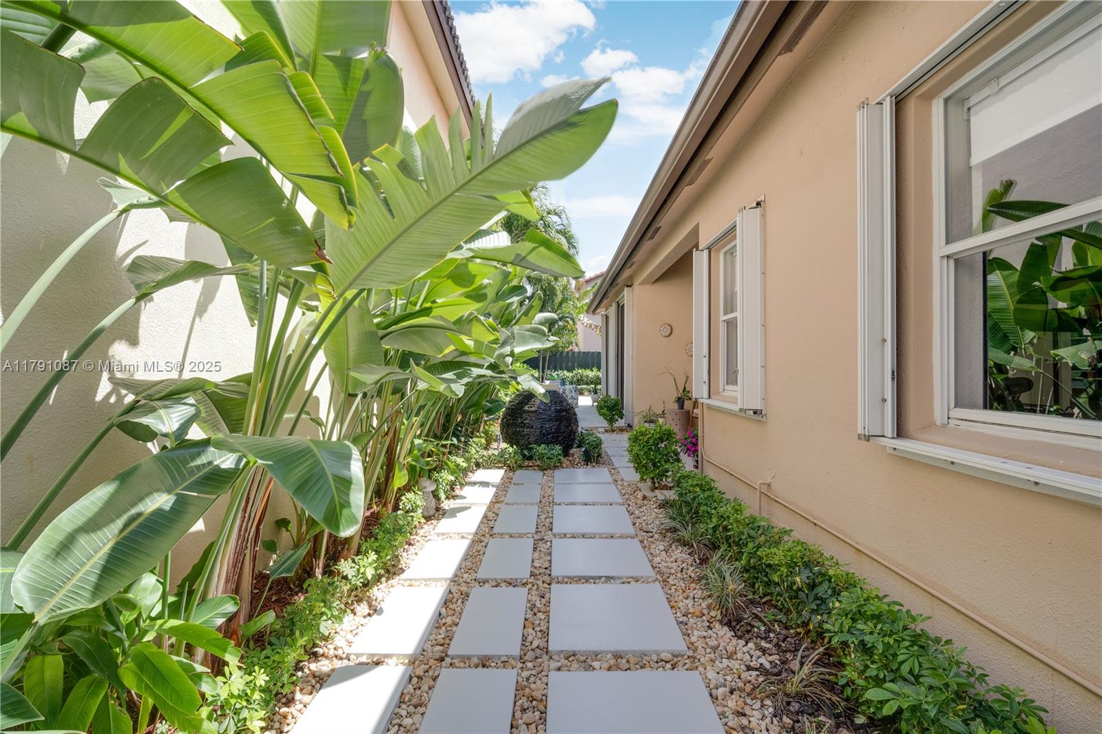 11334 NW 53rd Ln, Doral, Florida image 2