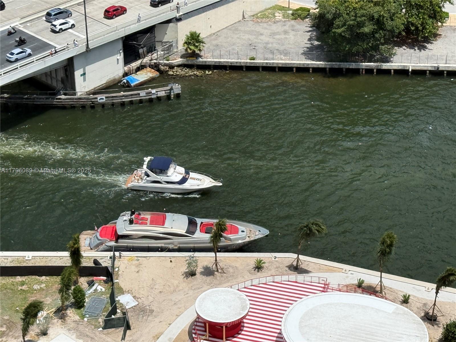 Apartamento à Venda em Miami, FL