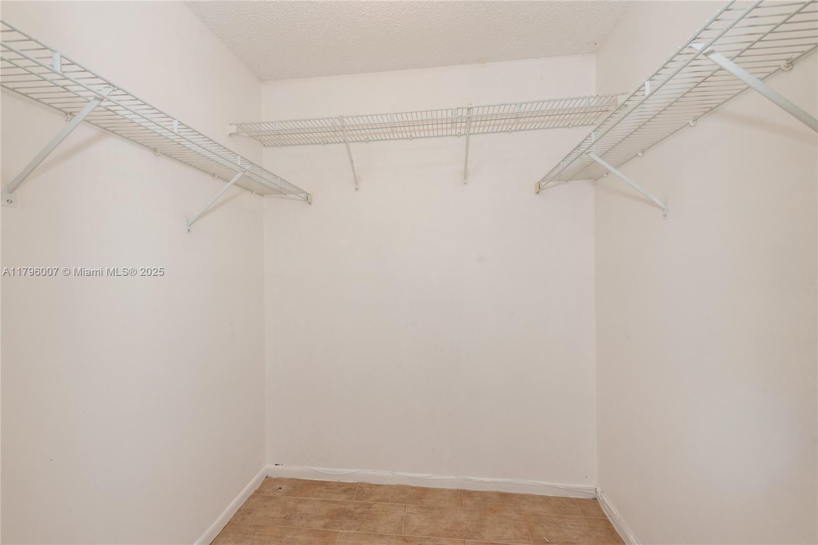 504 Bedford Ave, Weston, Florida image 22