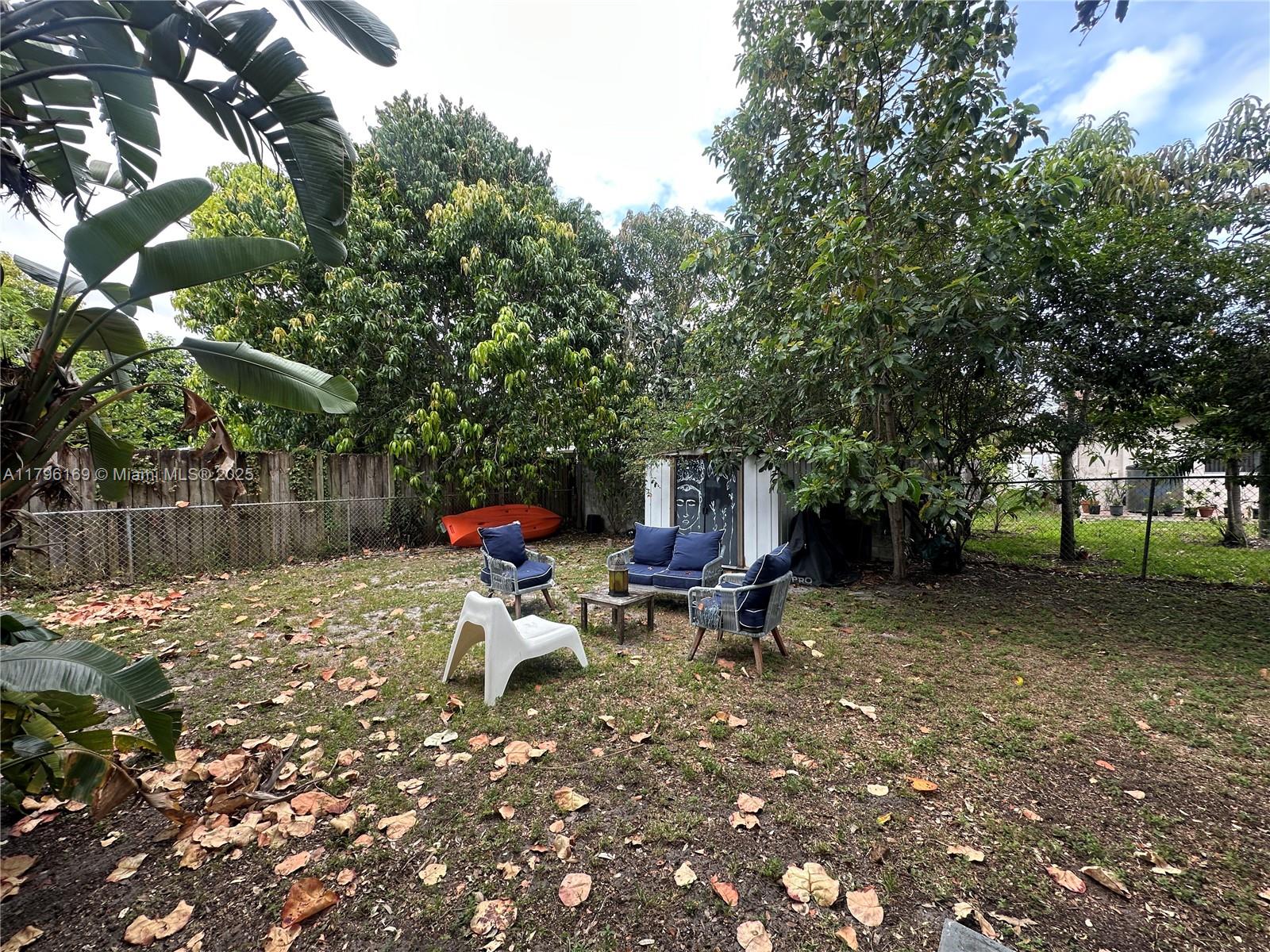722 SW 10th St, Hallandale Beach, Florida image 23