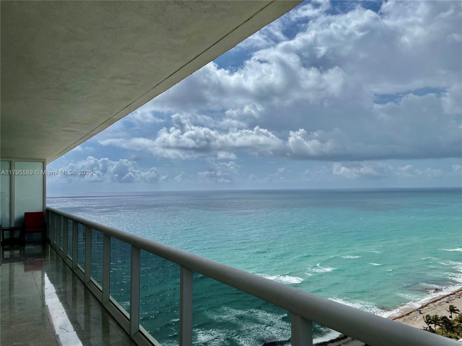 Apartamento para Alugar em Hallandale Beach, FL