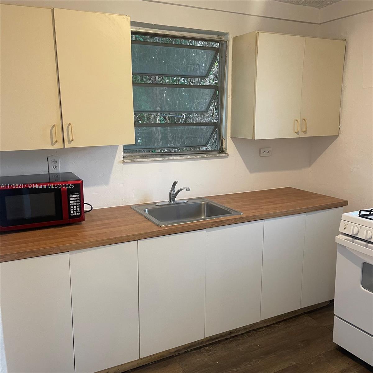 Property photo # 6