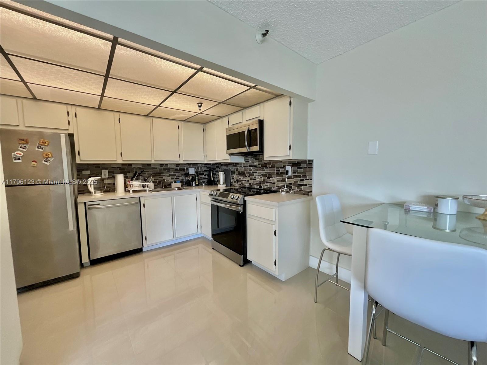 Listing Photo 10