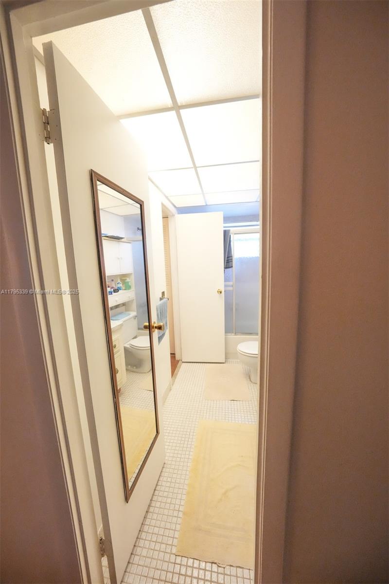 4700 NW 35th St #408, Lauderdale Lakes, Florida image 28