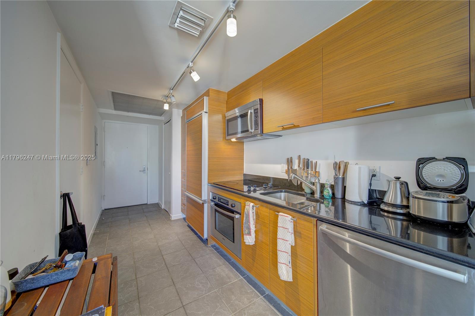 Property photo # 9