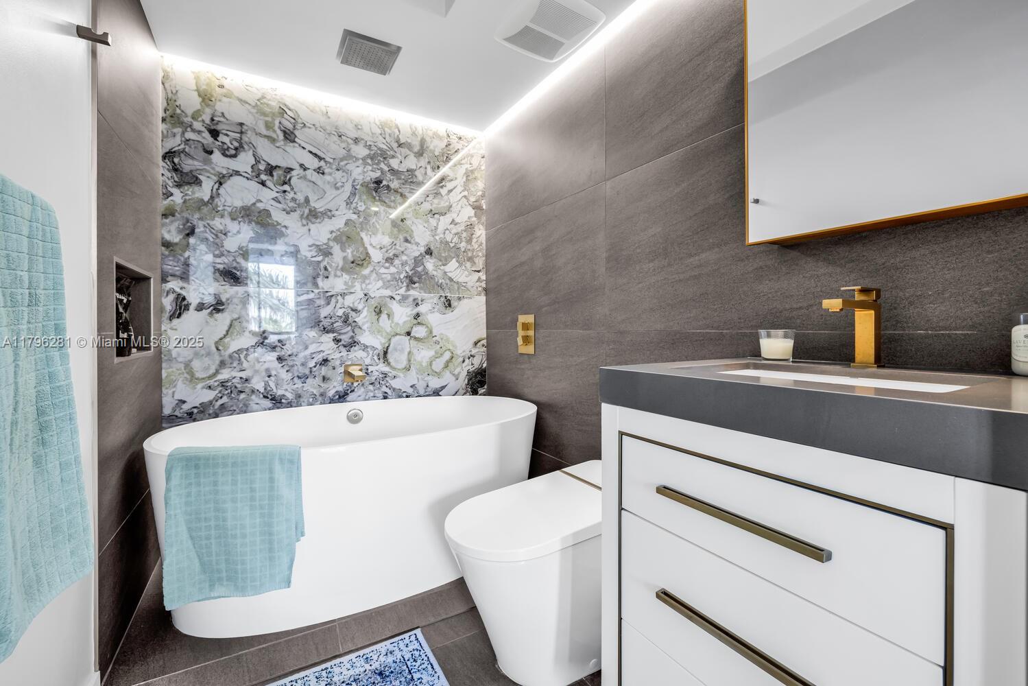 1330 West Ave #407, Miami Beach FL 33139