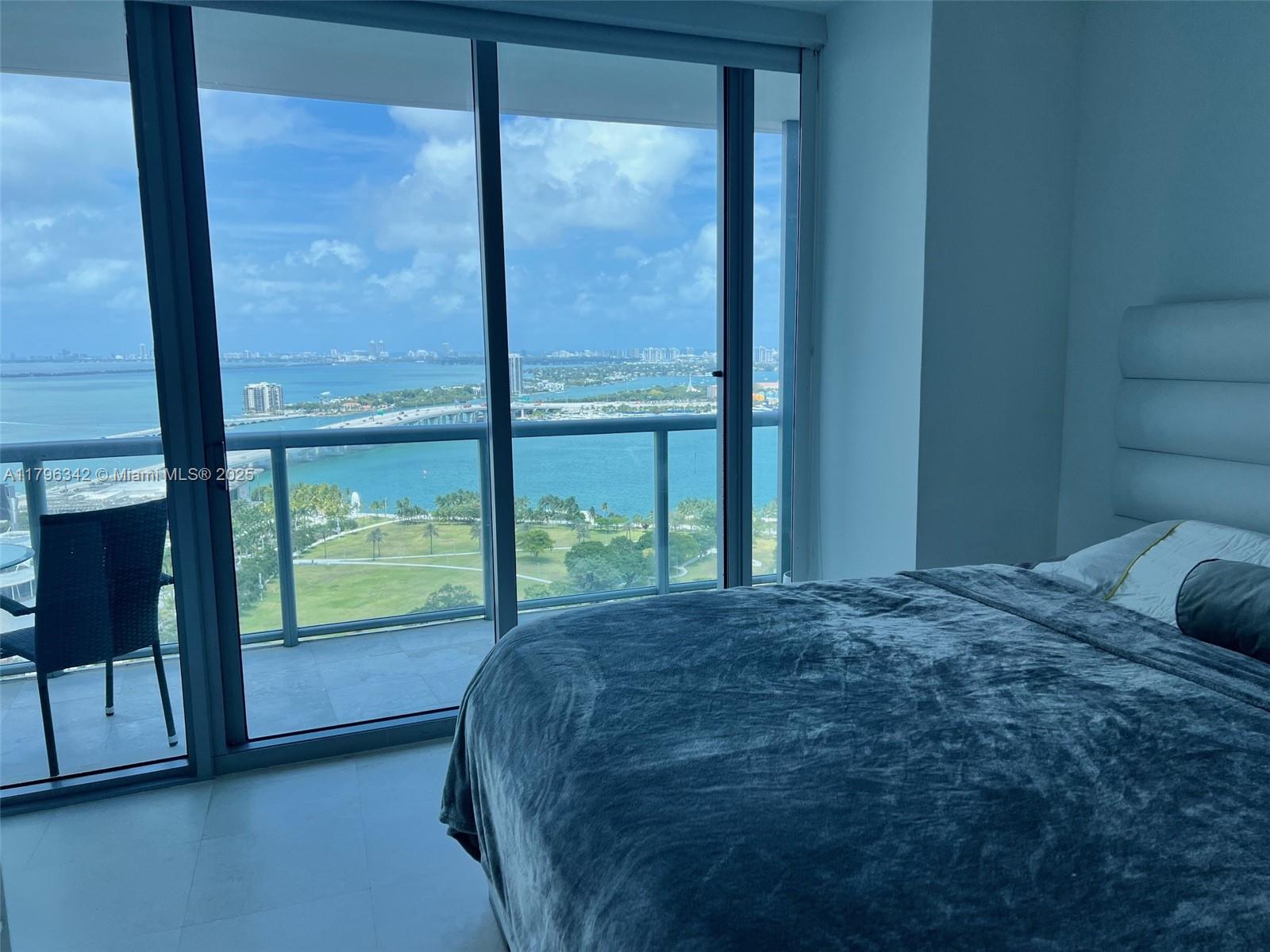 888 Biscayne Blvd #2911, Miami FL 33132
