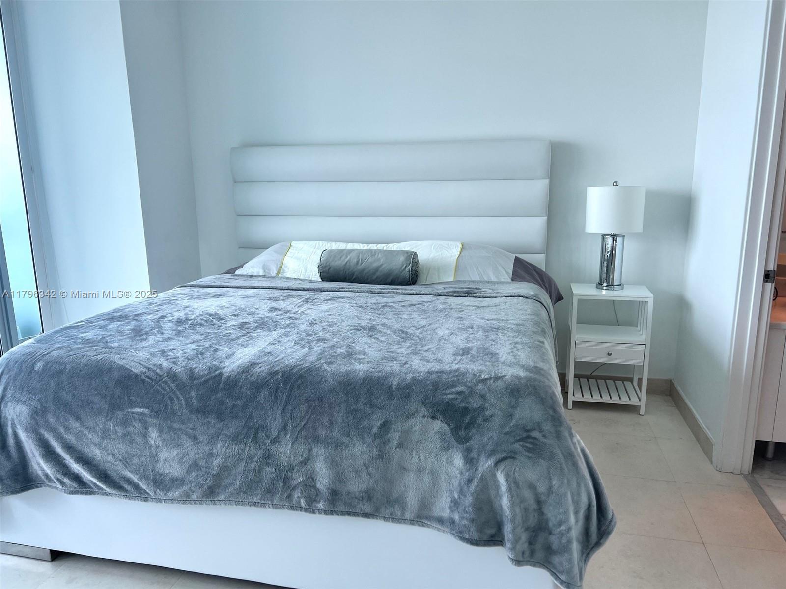 888 Biscayne Blvd #2911, Miami FL 33132
