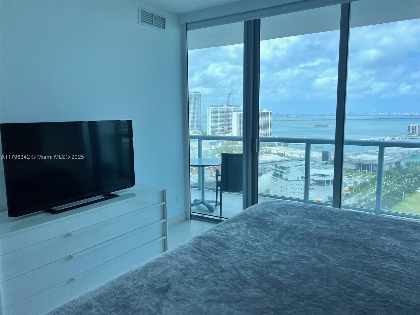 888 Biscayne Blvd #2911, Miami FL 33132