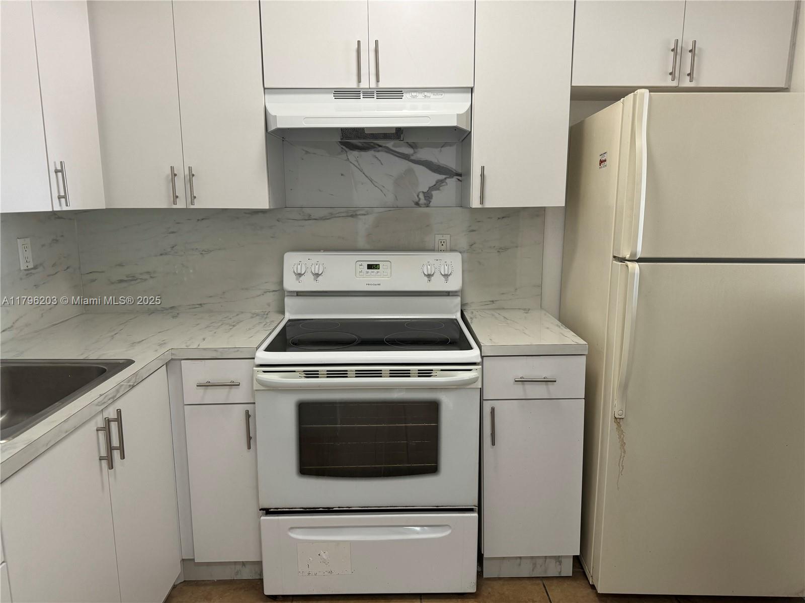525 W 69th St #212, Hialeah, Florida image 2