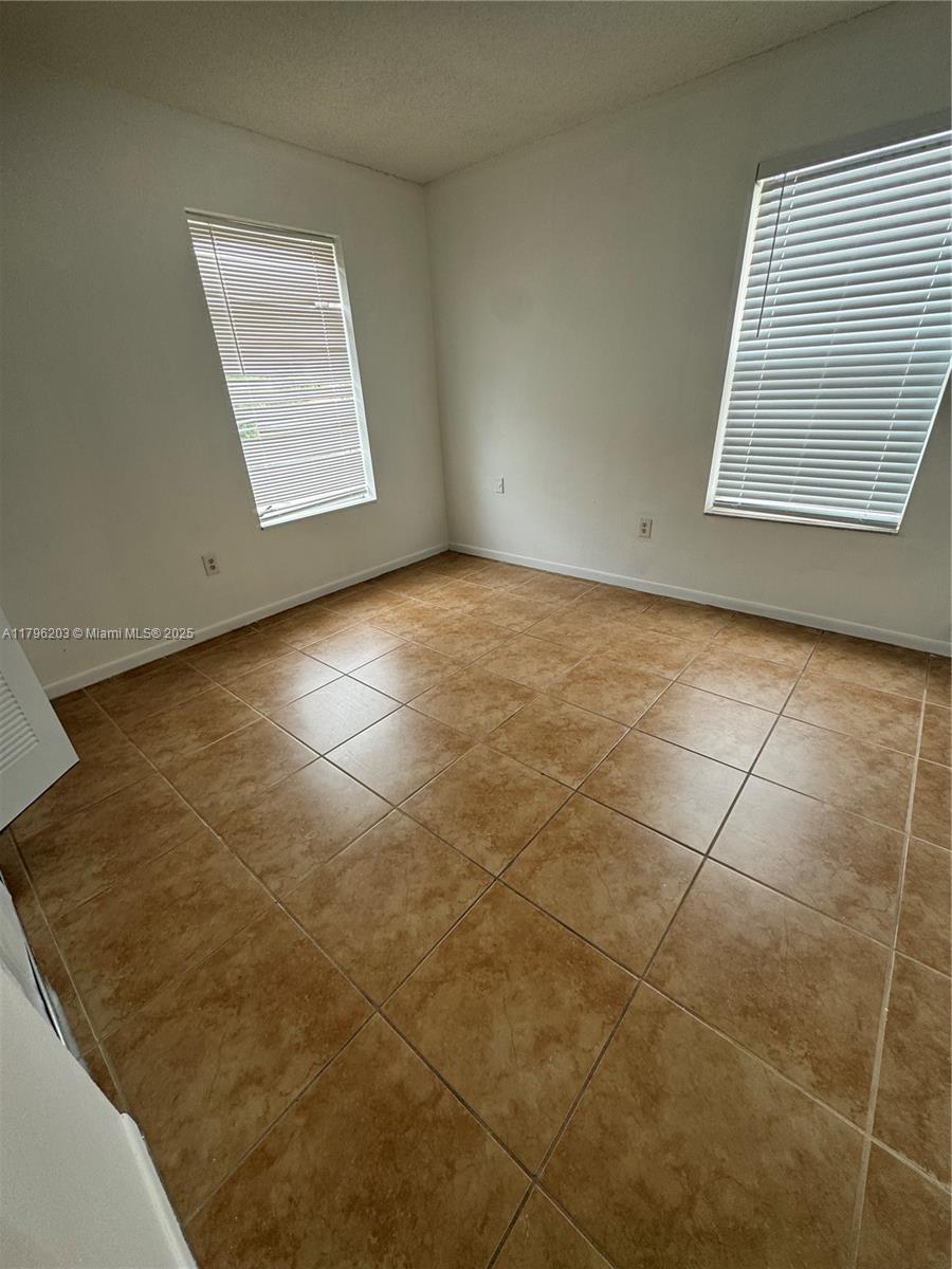 525 W 69th St #212, Hialeah, Florida image 3