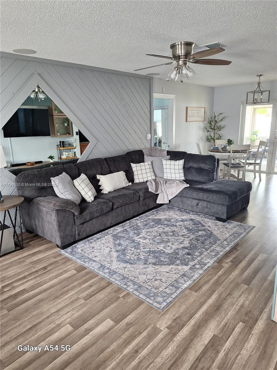 423 SW 80th Ave, North Lauderdale, Florida image 3