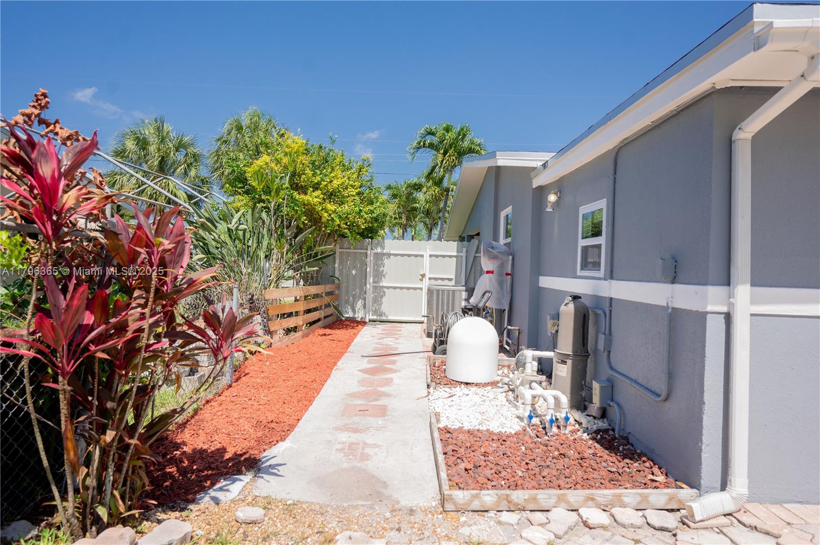 717 E River Dr, Margate, Florida image 31