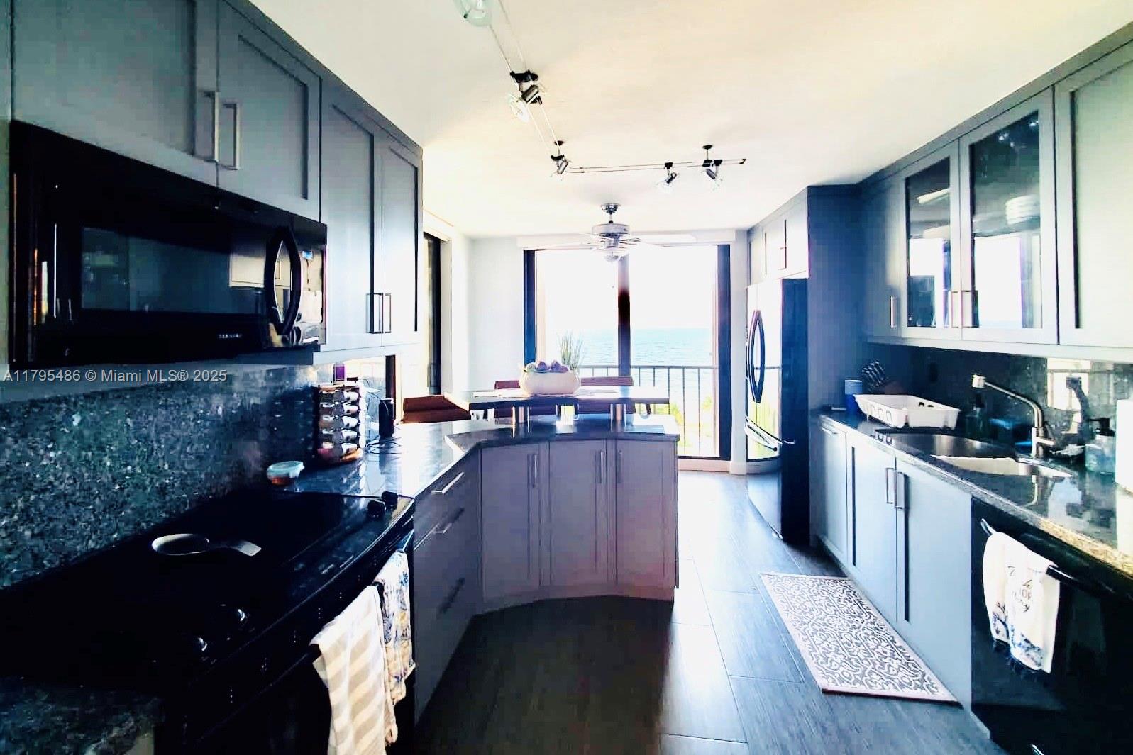 Property photo # 6