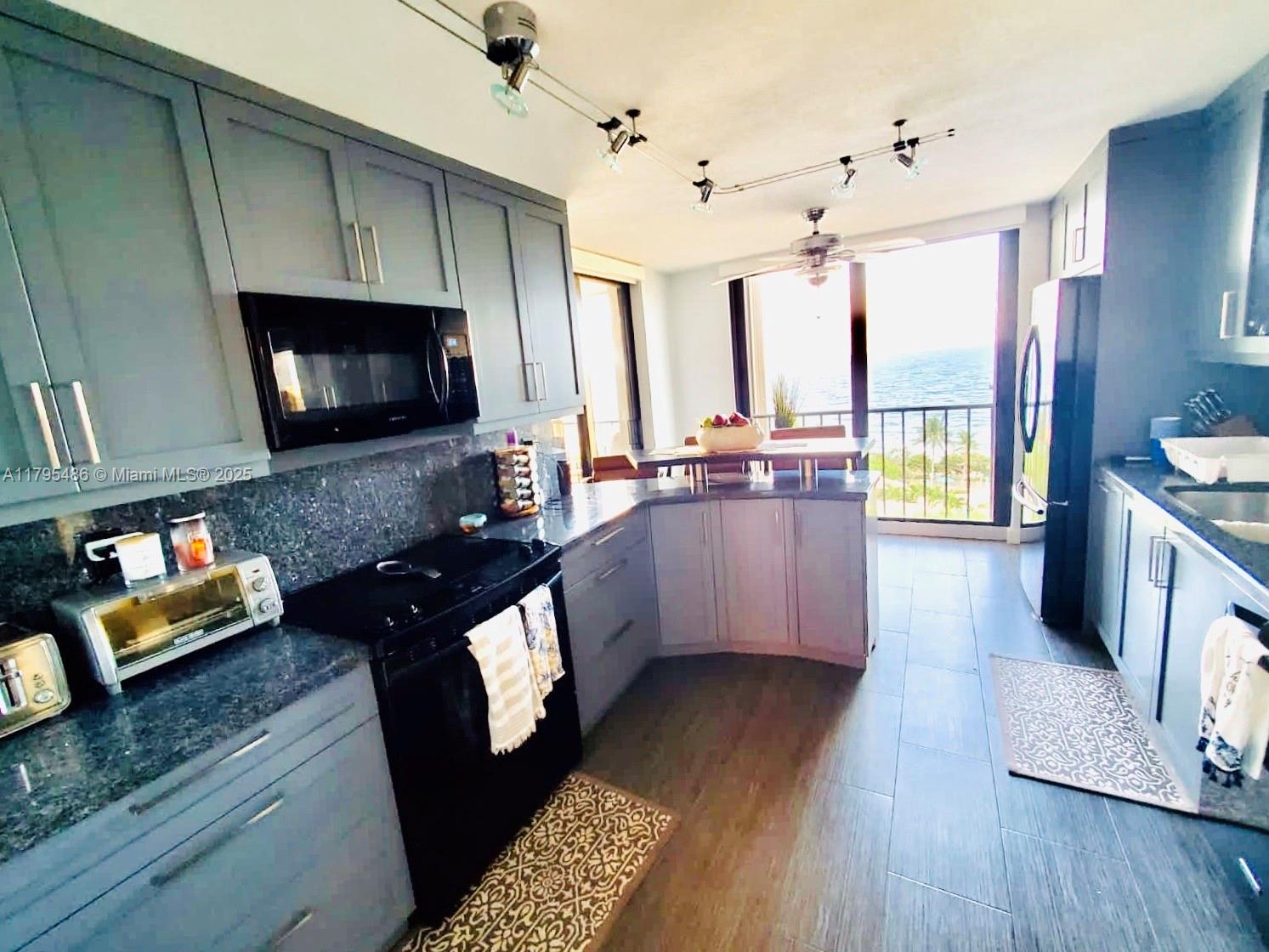 Property photo # 9