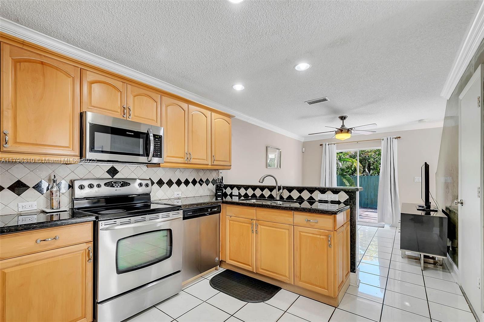 4742 NW 7th Mnr, Coconut Creek, Florida image 8