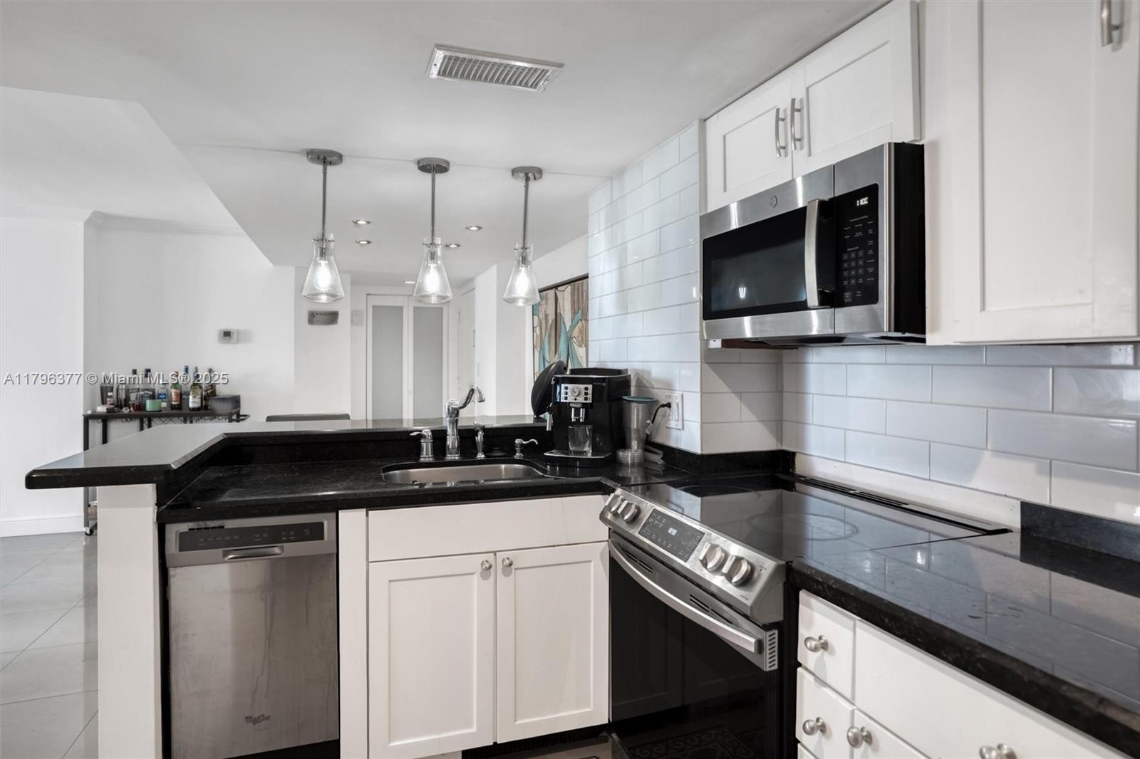 770 Claughton Island Dr #1114, Miami FL 33131