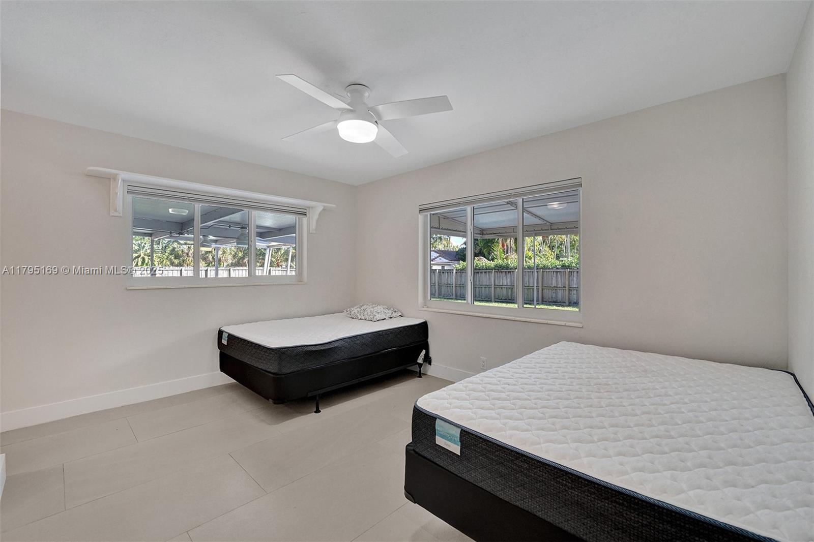 Listing Photo 12