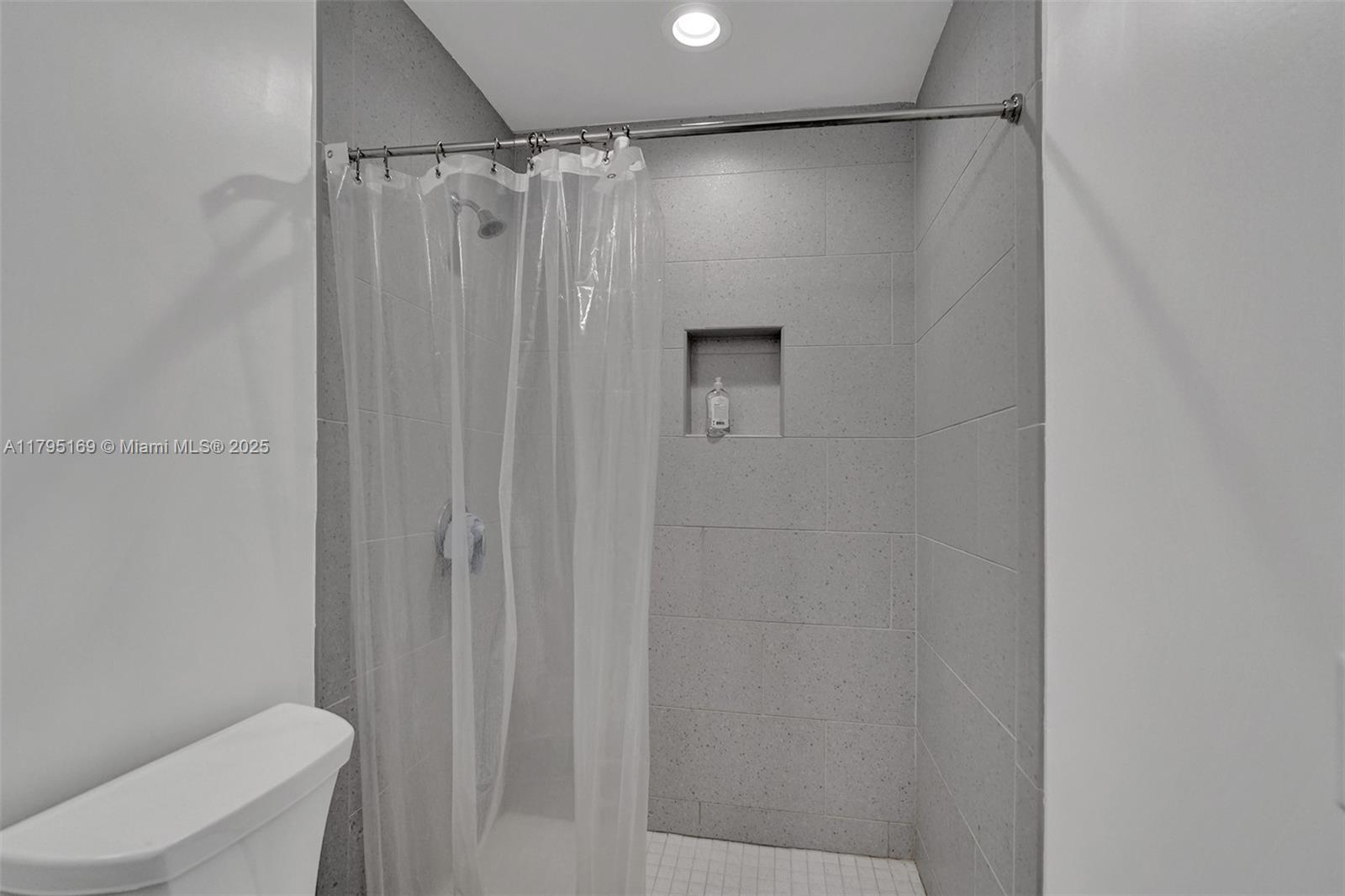 Listing Photo 15