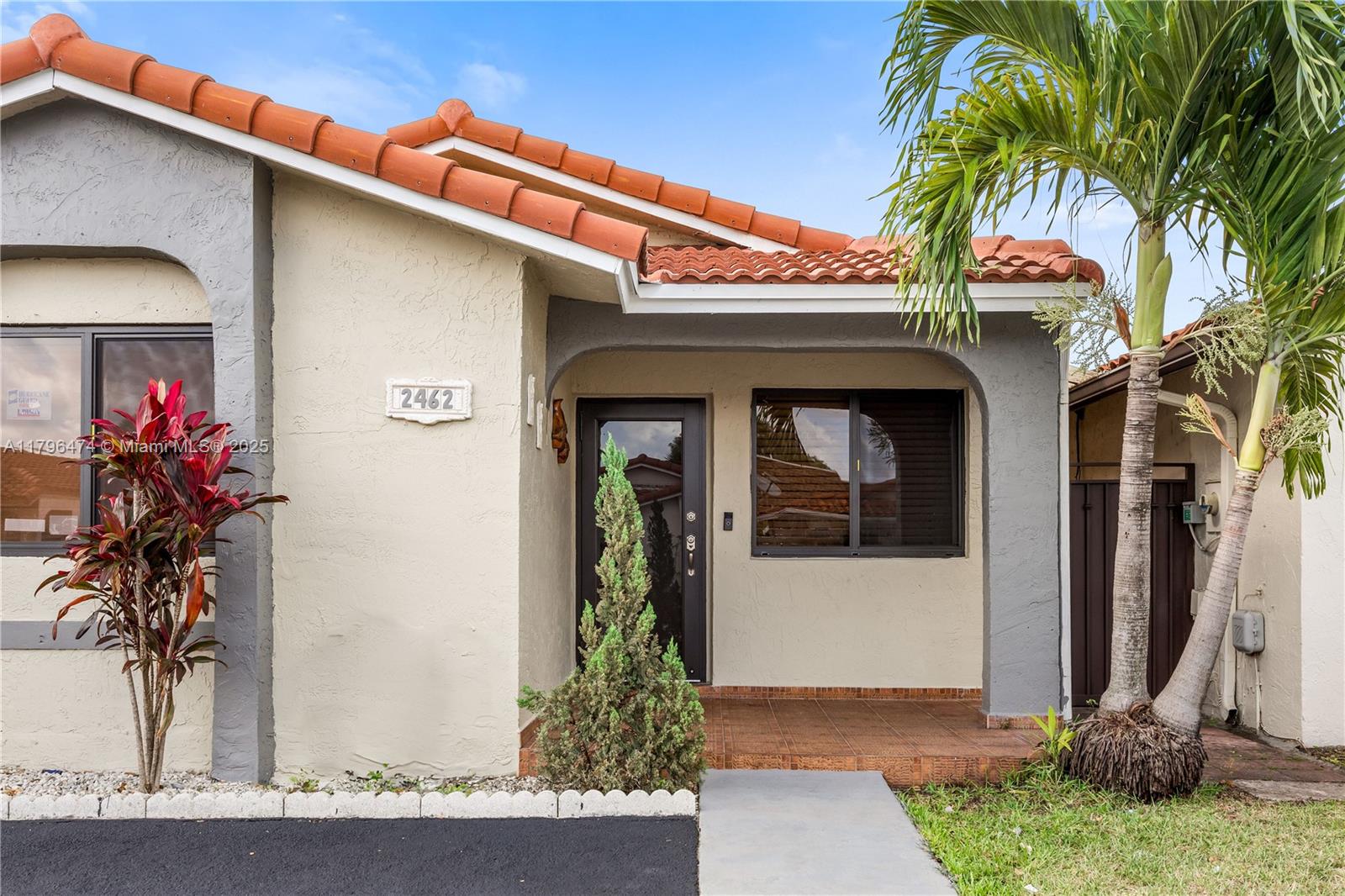 2462 W 65th St, Hialeah, Florida image 2