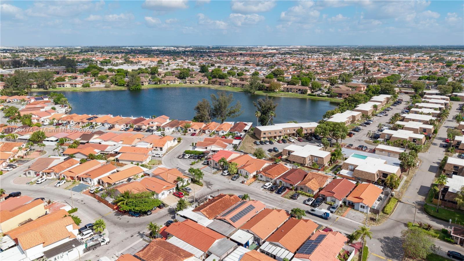 2462 W 65th St, Hialeah, Florida image 27
