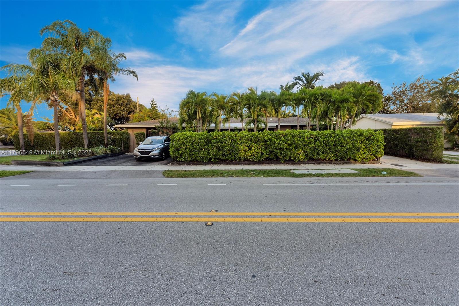 2808 Middle River Dr, Fort Lauderdale, Florida image 1