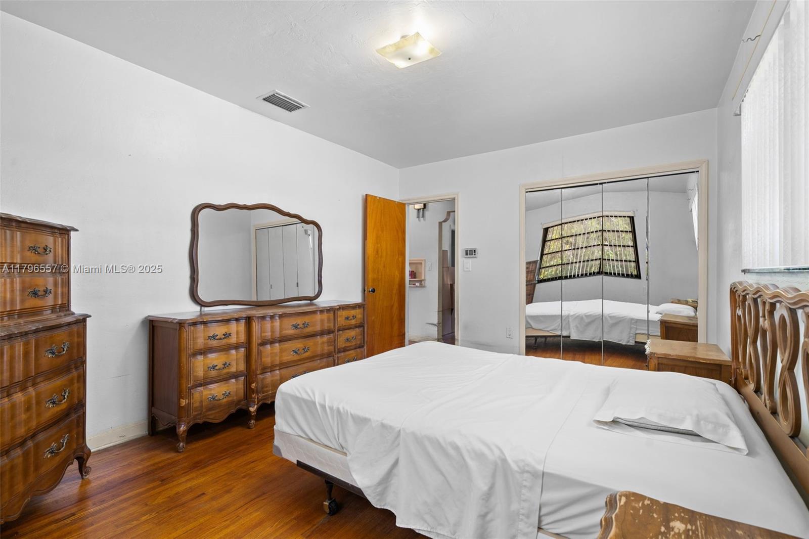 Listing Photo 14